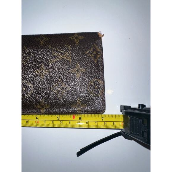 Louis Vuitton Monogram Bifold Wallet - Picture 3 of 10
